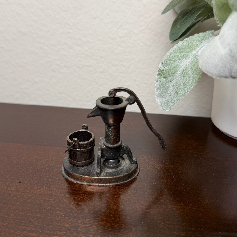 Vintage 1976 Metal Miniature Water Pump with Pail‎ Durham Industries No. 16